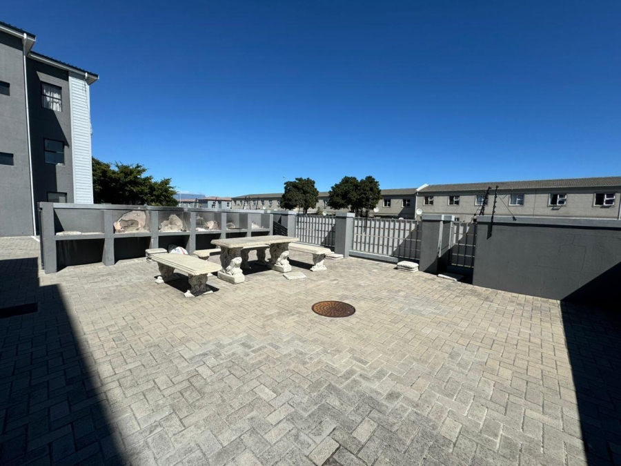 2 Bedroom Property for Sale in Parklands Western Cape